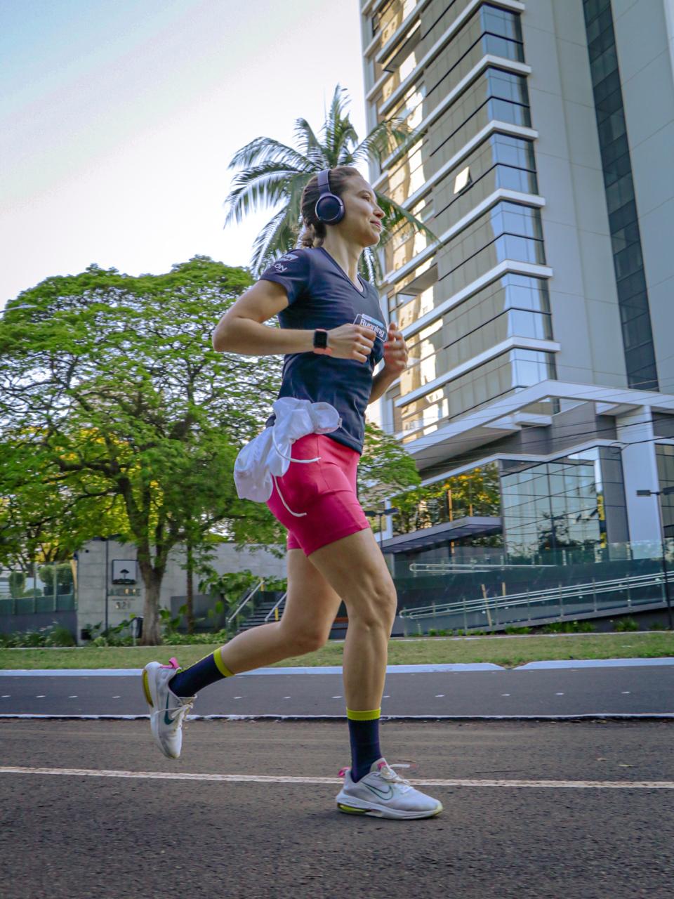 Corredora profissional em ação